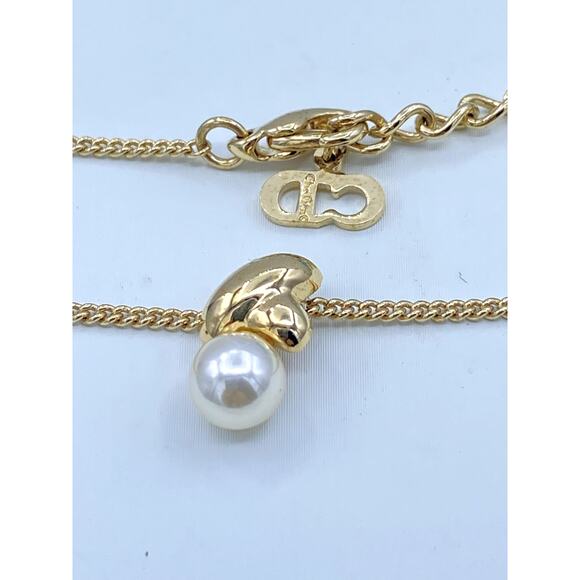 Christian Dior Gold-Tone Necklace with Pearl Pendant - 17-Inch Chain - Picture 5 of 13